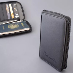 porta pasaporte Kuma